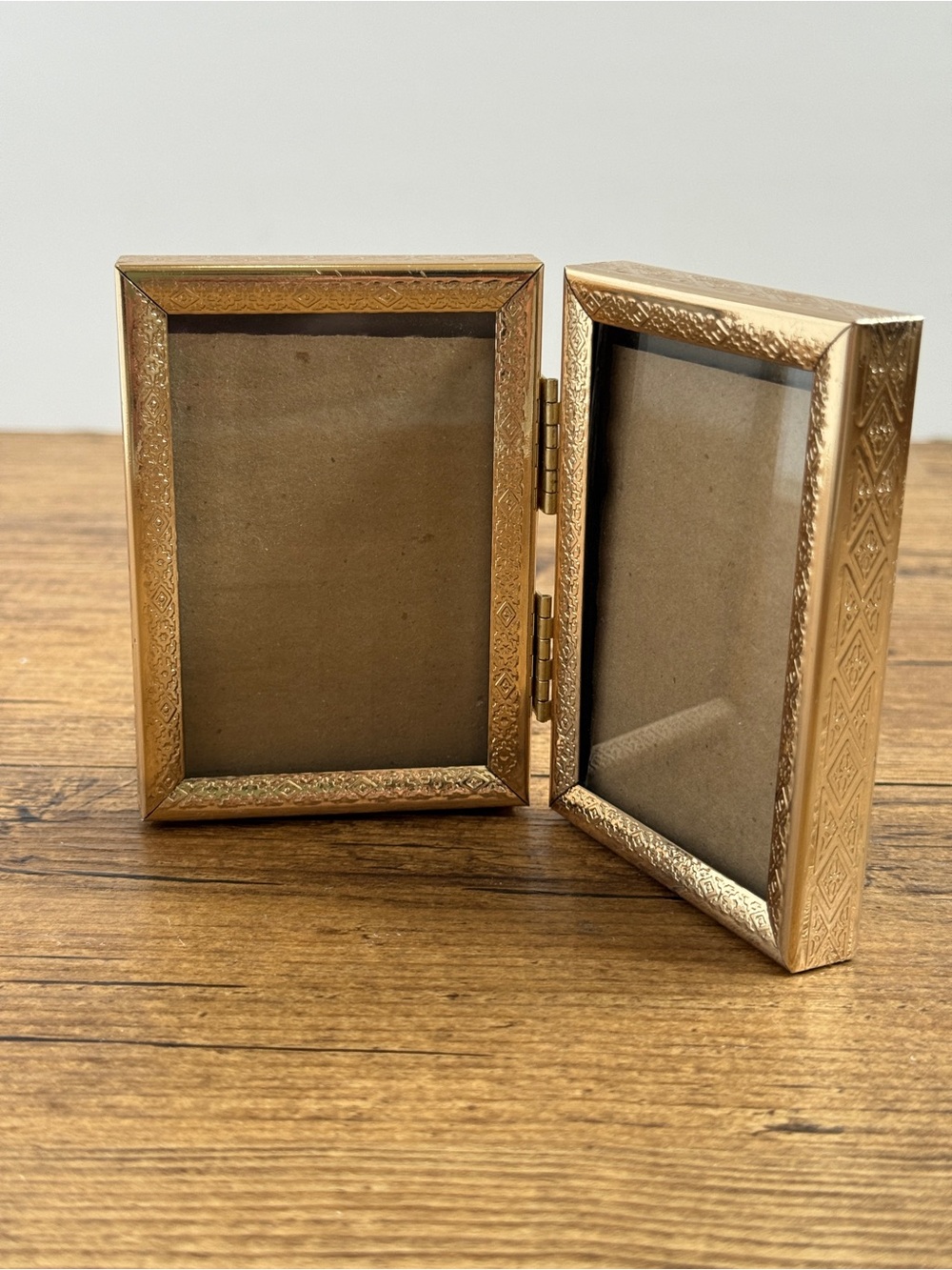 Tiny Vintage Gold Metal Frame 2x3 Photo - Picture 3 of 4